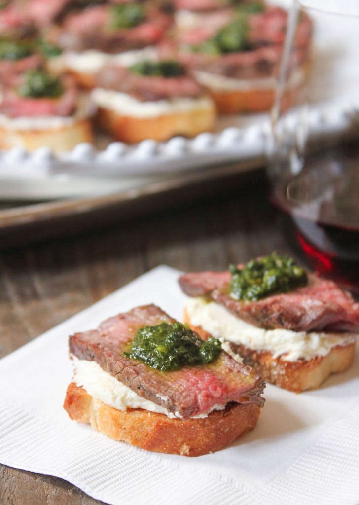 beef-tenderloin-crostini-with-whipped-goat-cheese-and-pesto6