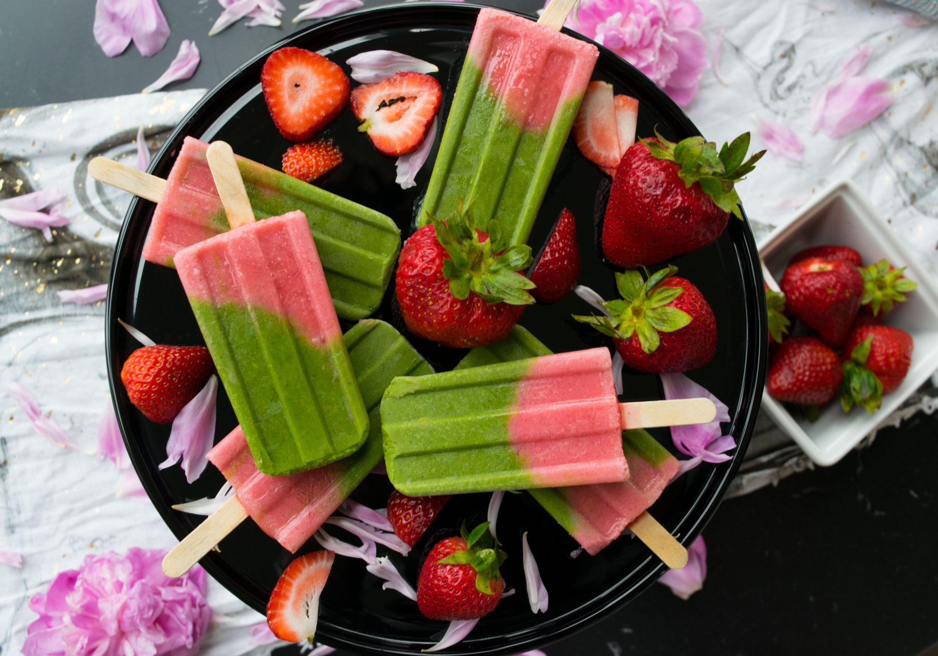 Healthy Snacking: Green and Pink Pick Me Up Vegan Smoothie Pops - Witten Kitchen